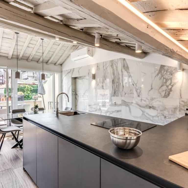Piazza dei Renzi Trastevere building 4 bedroom with terrace - Appartamento - 35