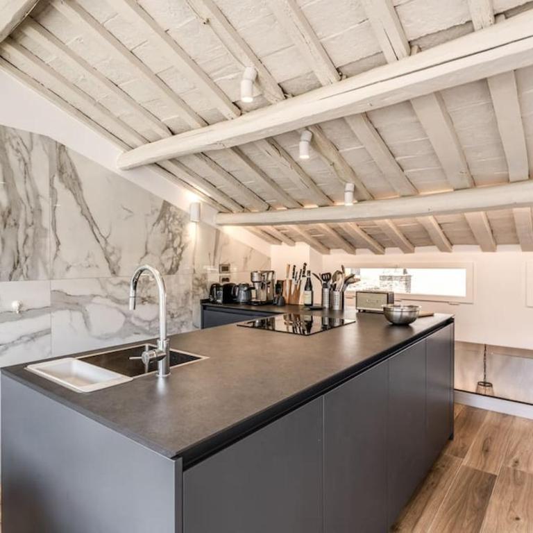 Piazza dei Renzi Trastevere building 4 bedroom with terrace - Appartamento - 45