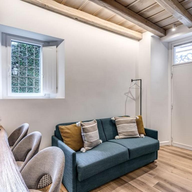 Piazza dei Renzi Trastevere building 4 bedroom with terrace - Appartamento - 48