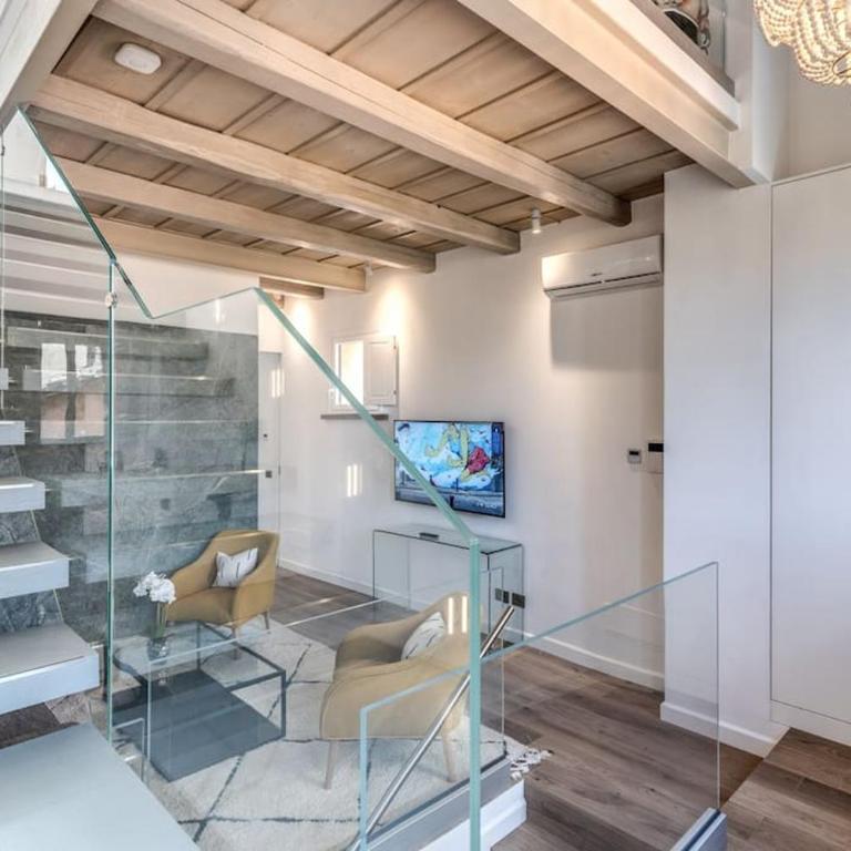 Piazza dei Renzi Trastevere building 4 bedroom with terrace - Appartamento - 66