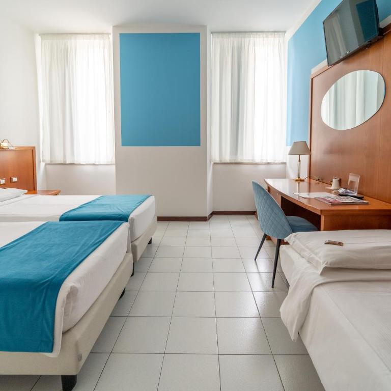 Hotel Italia - Camera Tripla Standard - 2