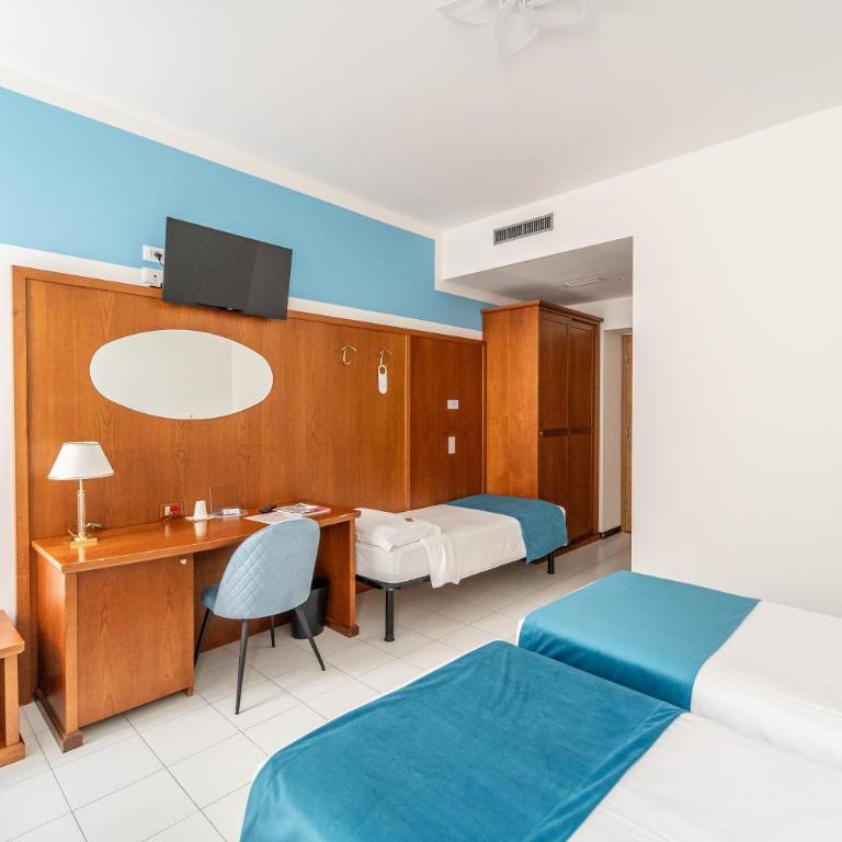 Hotel Italia - Camera Tripla Standard - 17