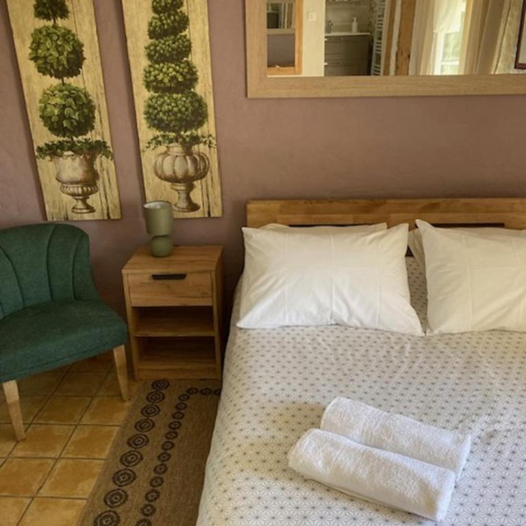 Le Logis des Remparts à l'intérieur de la Cité médiévale, Jardin privé, Parking inclus - Ferienhaus - 9