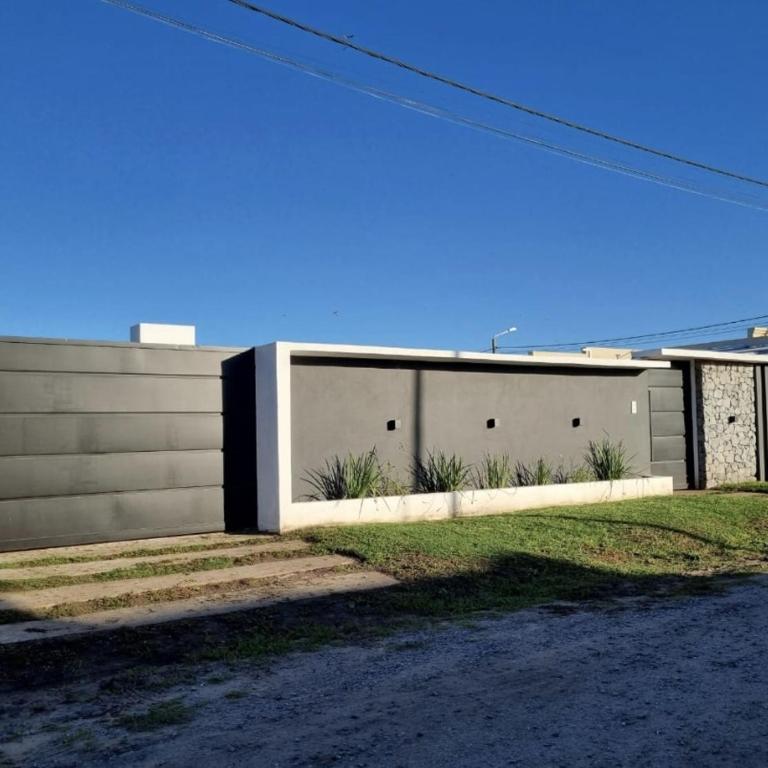 Casa Mercedes, casa privada a estrenar alquiler todo el año, con pileta climatizada solar de noviembre a marzo - Villa de 1 dormitorio - 53