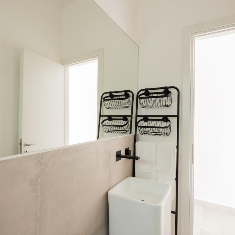 B Sicilian Charming Stay Design Apartment - One-Bedroom Apartment - 23