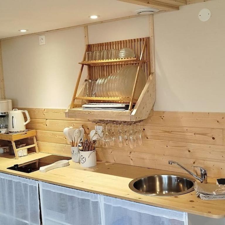 BERCK-PLAGE - Location saisonnière Tiny House insolite - 4 hébergements atypiques avec terrasse privée, proche mer, parking privé et gratuit, idéal weekend romantique, vacances en famille ou groupe - Chalet mit 1 Schlafzimmer - 15