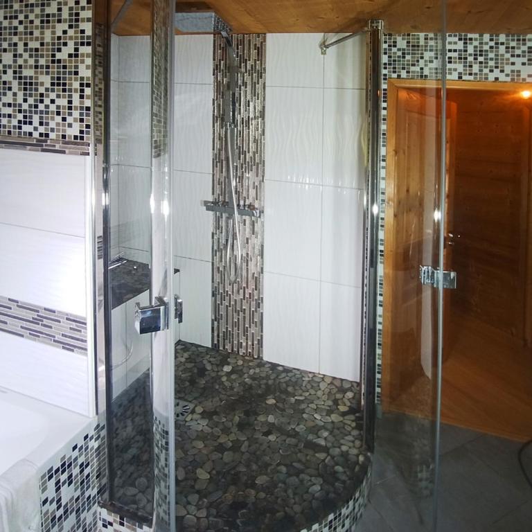 Très beau T3 en rez de jardin à 5 minutes de la station de Carroz - Appartement 2 Chambres - 7