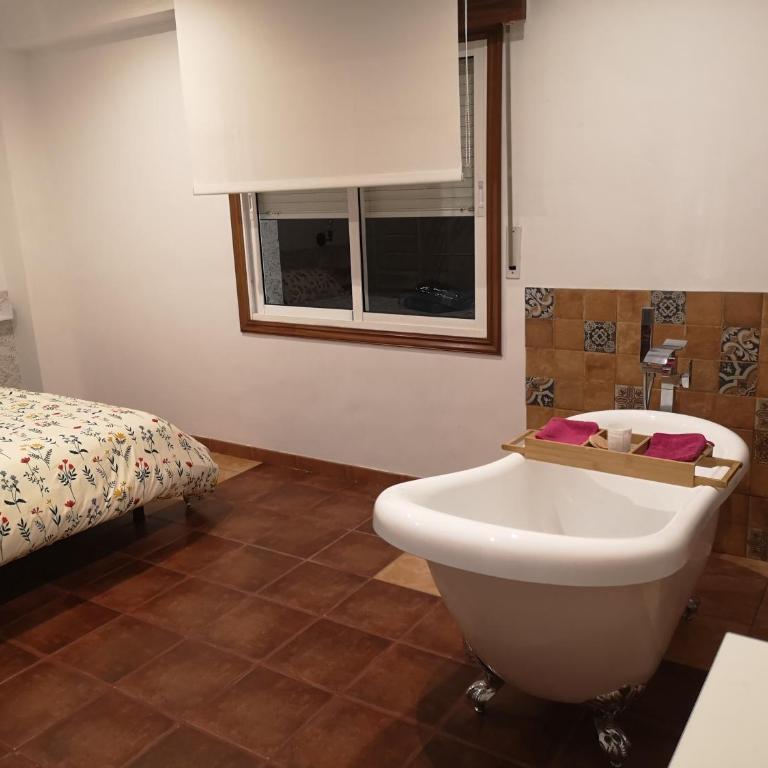 Casa con piscina y jacuzzi - Casa - 8
