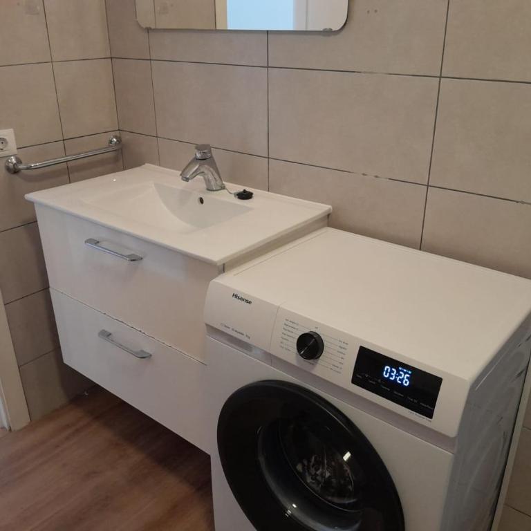 Vista Alegre - Apartamento de 1 dormitorio con balcón - 9