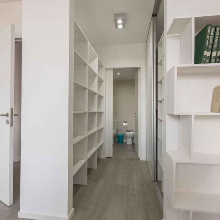 Amplio departamento con piscina y vista a la ciudad - Apartamento de 1 dormitorio - 3