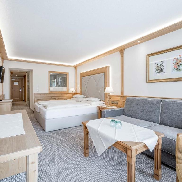 Hotel Bellevue - 4 Sterne superior - Junior Suite mit Balkon - 1