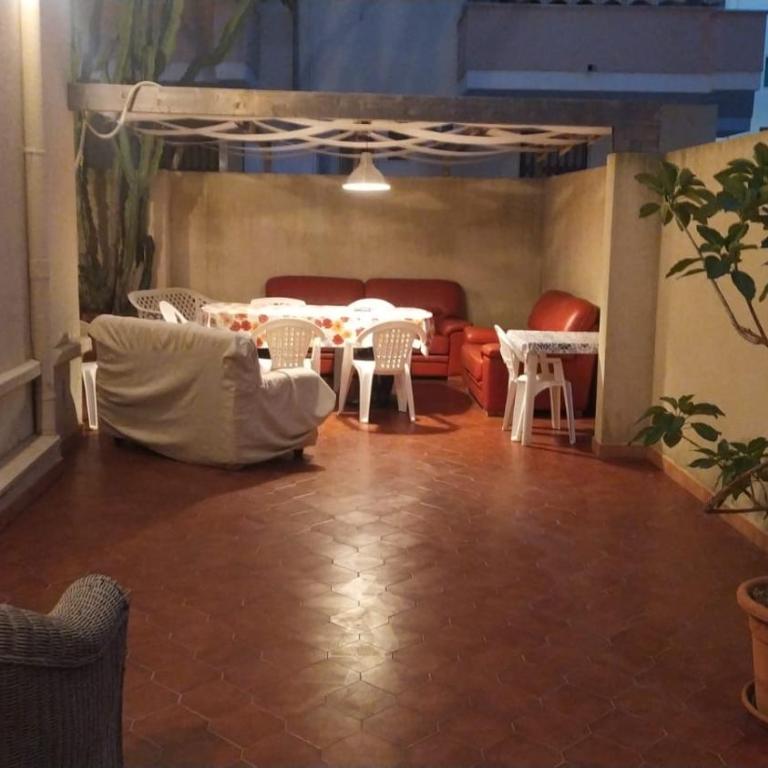 GALLIPOLI a pochi passi dal mare - LIDO SAN GIOVANNI - Appartamento con 2 Camere da Letto e Terrazza - 2