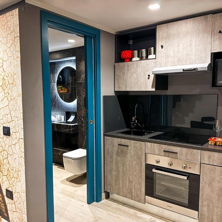 Rouge Romantic Jacuzzi Suite Palermo Centro - Suite con Vasca Idromassaggio - 34