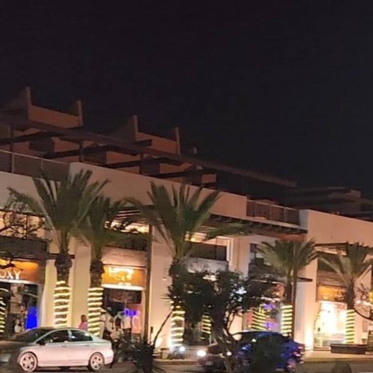 Beach Eateries Shops 10 min walk Golf view - One-Bedroom Apartment - 17