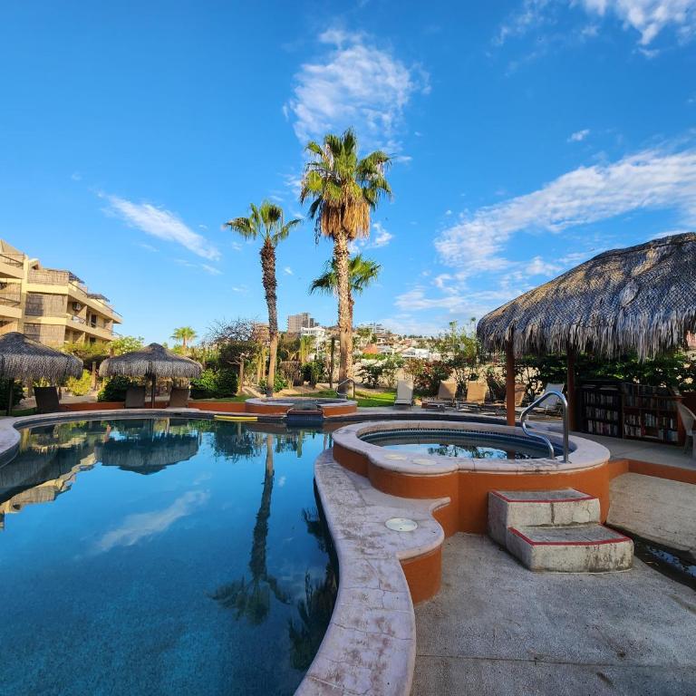 Beach Eateries Shops 10 min walk Golf view - One-Bedroom Apartment - 12
