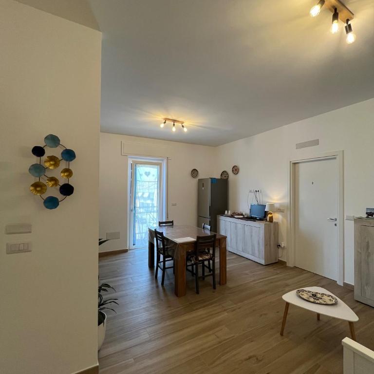 The Crown Rooms - Appartamento Deluxe con 2 Camere da Letto e Balcone - 16