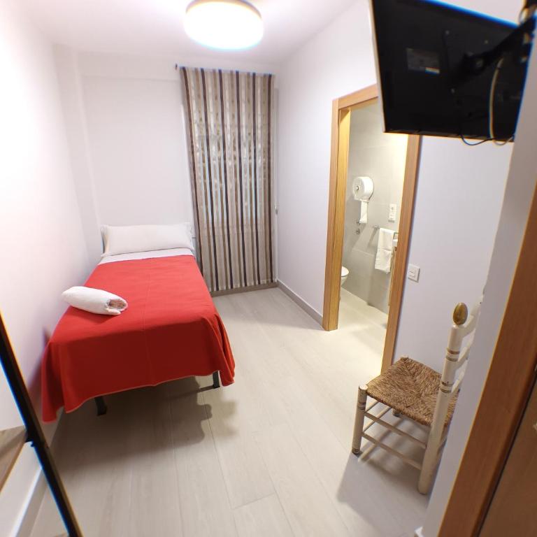 Pensión La Estación - Habitación Individual con baño privado - 6