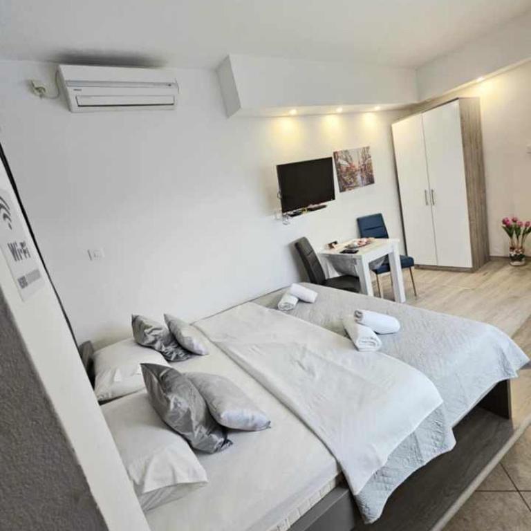 Cube Gray - One-Bedroom Apartment - 1