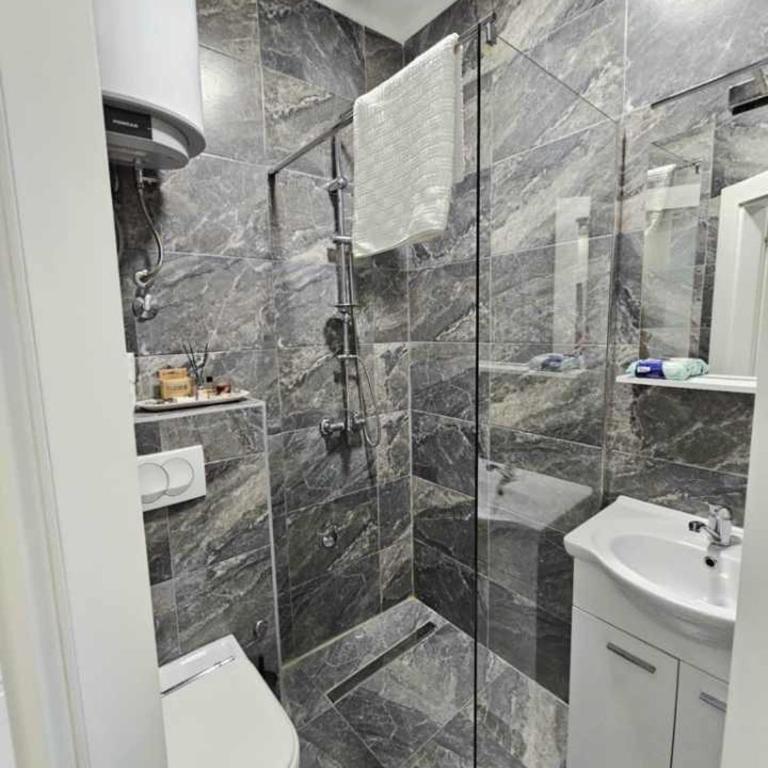 Cube Gray - One-Bedroom Apartment - 4