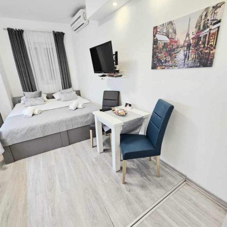 Cube Gray - One-Bedroom Apartment - 7