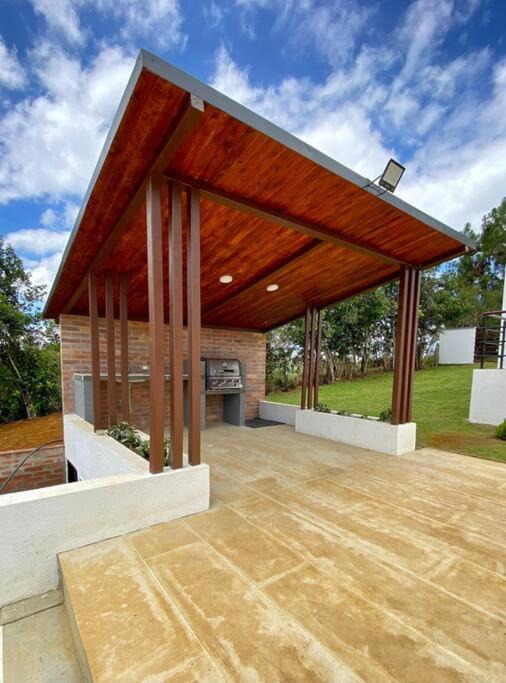 Villa moderna con una hermosa piscina, fogata y BBQ - Villa de 2 dormitorios - 13