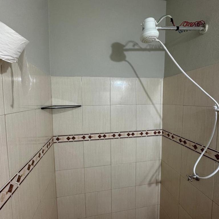 Habitación en el centro de asunción solo efectivo guaranies - Habitación Doble con baño privado - 3