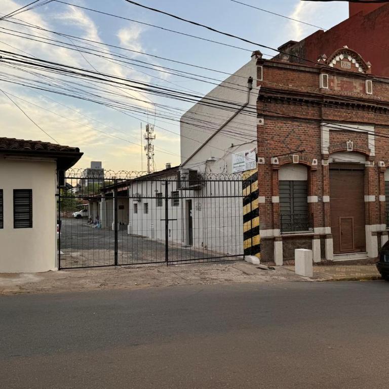 Habitación en el centro de asunción solo efectivo guaranies - Habitación Doble con baño privado - 4