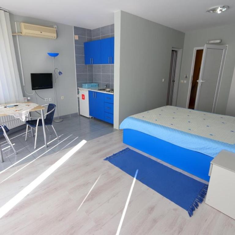 Studio Apartmani UZOR - Studio with Terrace - 1