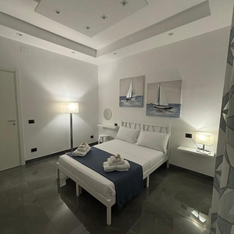 Louis Helen Apartment - Three-Bedroom Apartment - 23