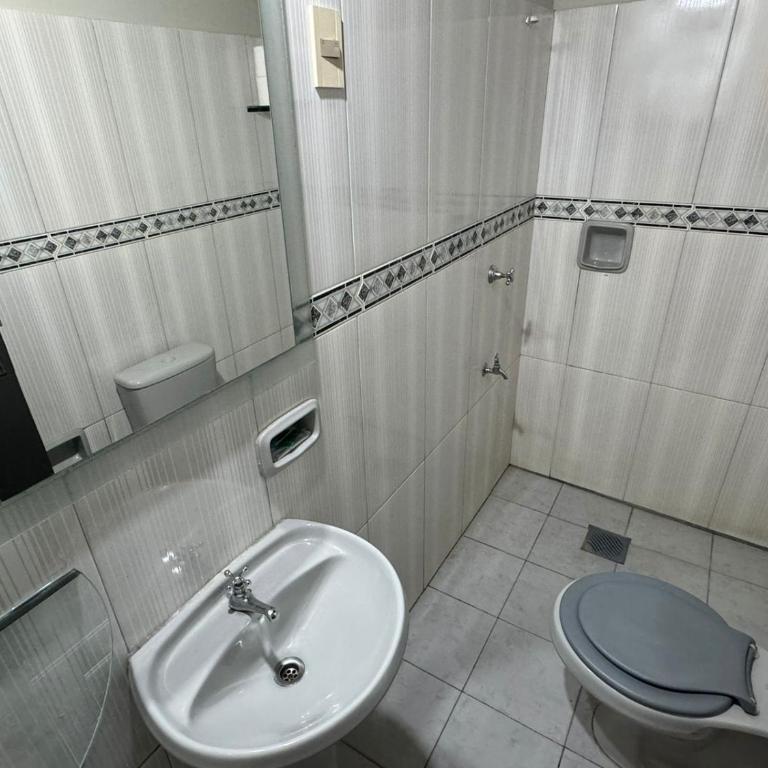 Dos habitaciones en el centro de Asunción solo efectivo guaranies - Double Room with Private Bathroom - 15