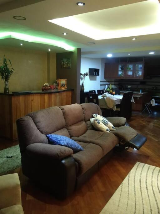 Vista Real Modern View Jacuzzi hidromasaje - Three-Bedroom Apartment - 58