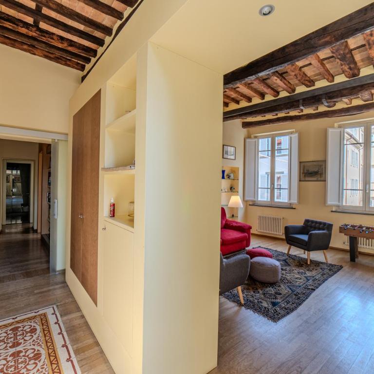 Charming Apt with Scenic Views in Lucca - Four-Bedroom Apartment - 27