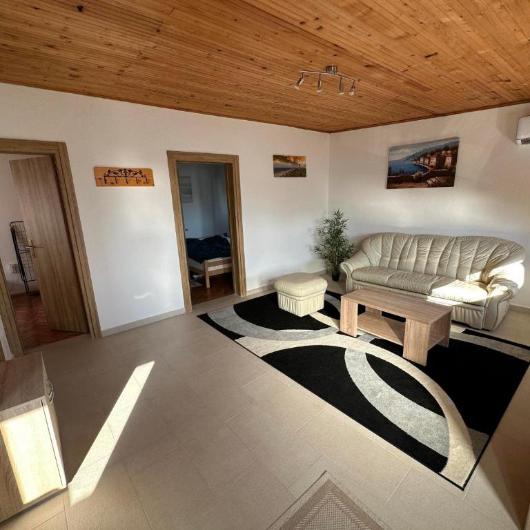 White Apartman - Two-Bedroom Apartment - 9