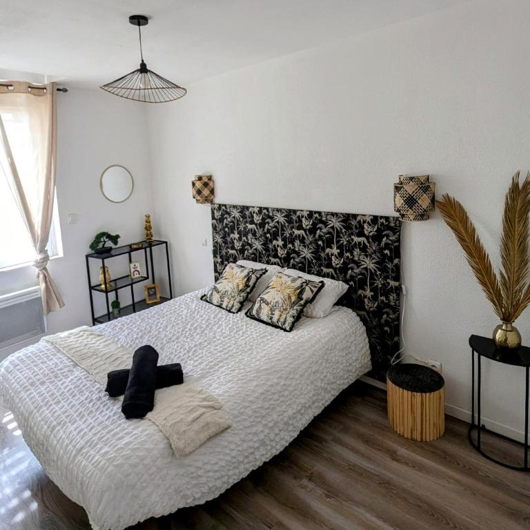 T4 Lumineux proche Centre Ville Narbonne & Des Grands Buffets 2 étoiles - Apartment mit 3 Schlafzimmern - 4