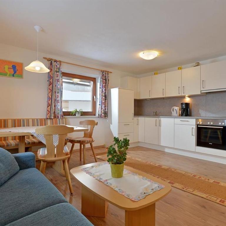 Embacher Marianne - Rotharlhof - Apartment mit 1 Schlafzimmer - 1