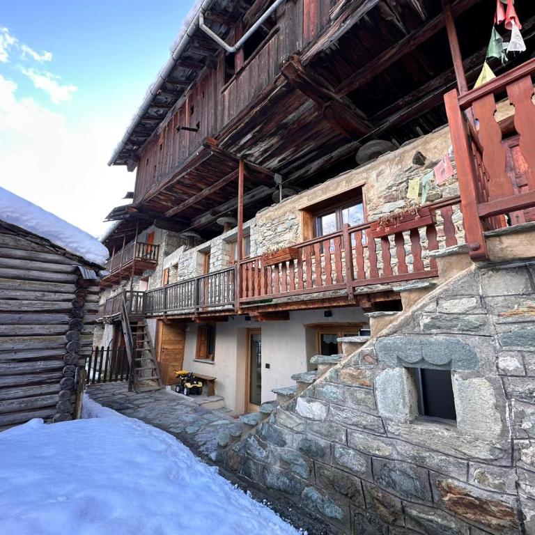 JOIVY Modern family chalet with stunning mountain views - Three-Bedroom Apartment with Montain View - 6