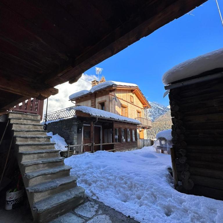 JOIVY Modern family chalet with stunning mountain views - Three-Bedroom Apartment with Montain View - 35