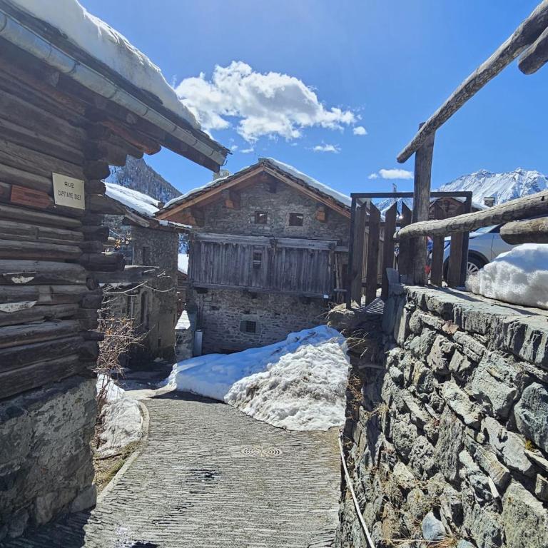 JOIVY Modern family chalet with stunning mountain views - Three-Bedroom Apartment with Montain View - 37