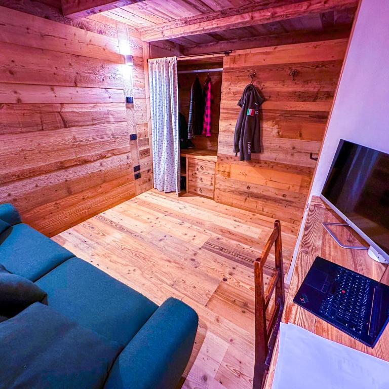 JOIVY Modern family chalet with stunning mountain views - Three-Bedroom Apartment with Montain View - 26