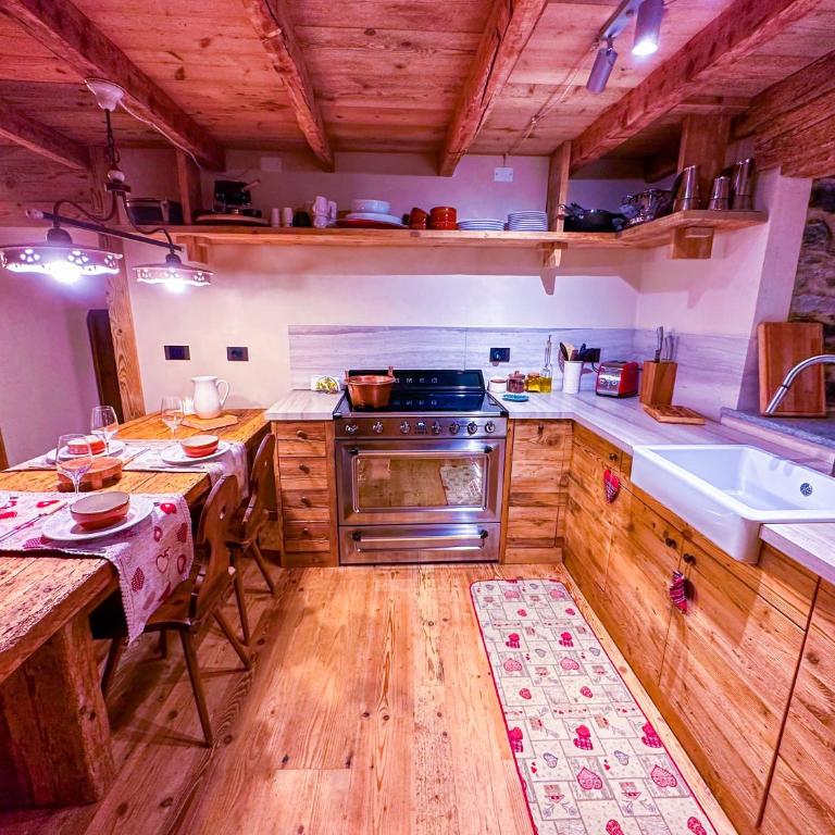 JOIVY Modern family chalet with stunning mountain views - Three-Bedroom Apartment with Montain View - 15