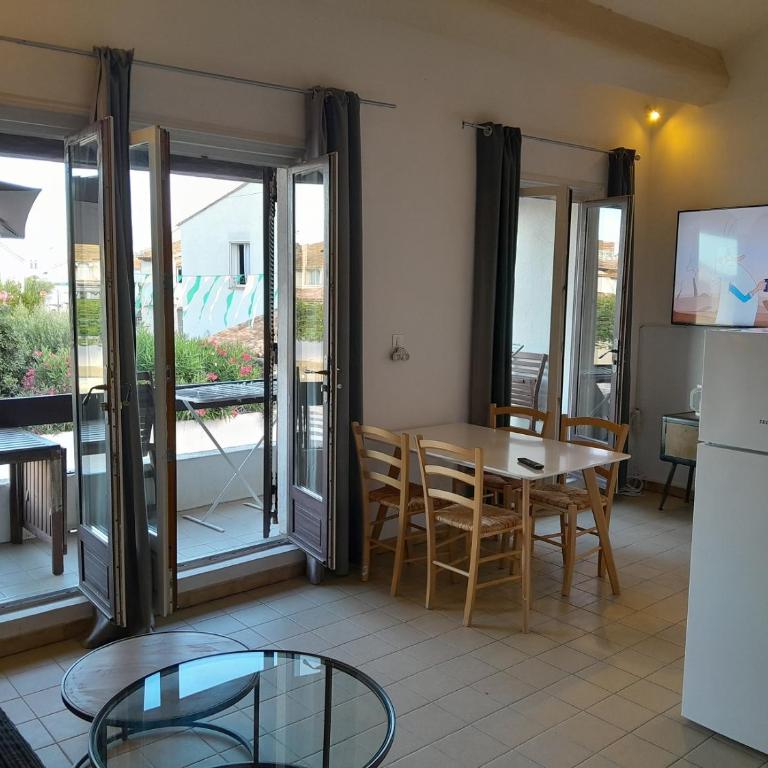 Flamants 1 5 personnes - One-Bedroom Apartment - 36