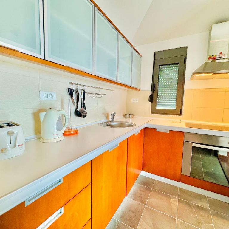 Orahovac sunny port - Apartman sa 2 Spavaće Sobe - 5