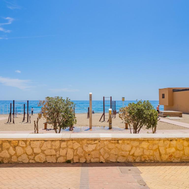 Cubo's Apartment Front Line Beach Fuengirola - Apartment - 5