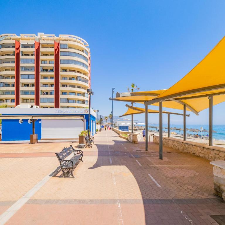 Cubo's Apartment Front Line Beach Fuengirola - Apartment - 9