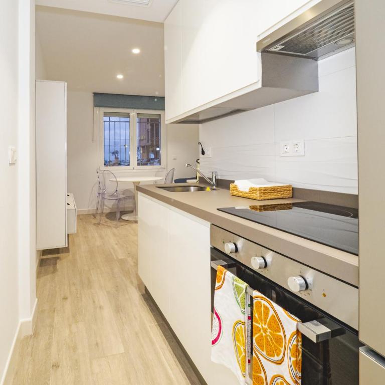 Cubo's Apartment Front Line Beach Fuengirola - Apartment - 18