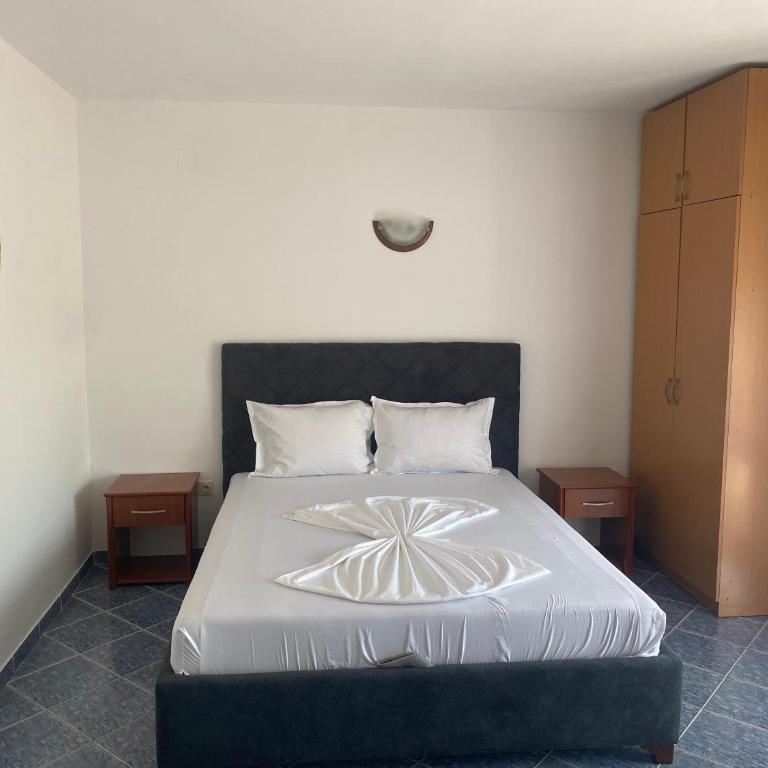 Velic - One-Bedroom Apartment - 1