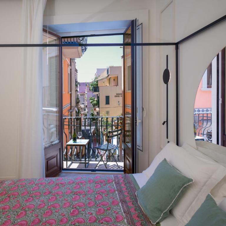 Maia Flora Taormina Apartments - Three-Bedroom Apartment - 14