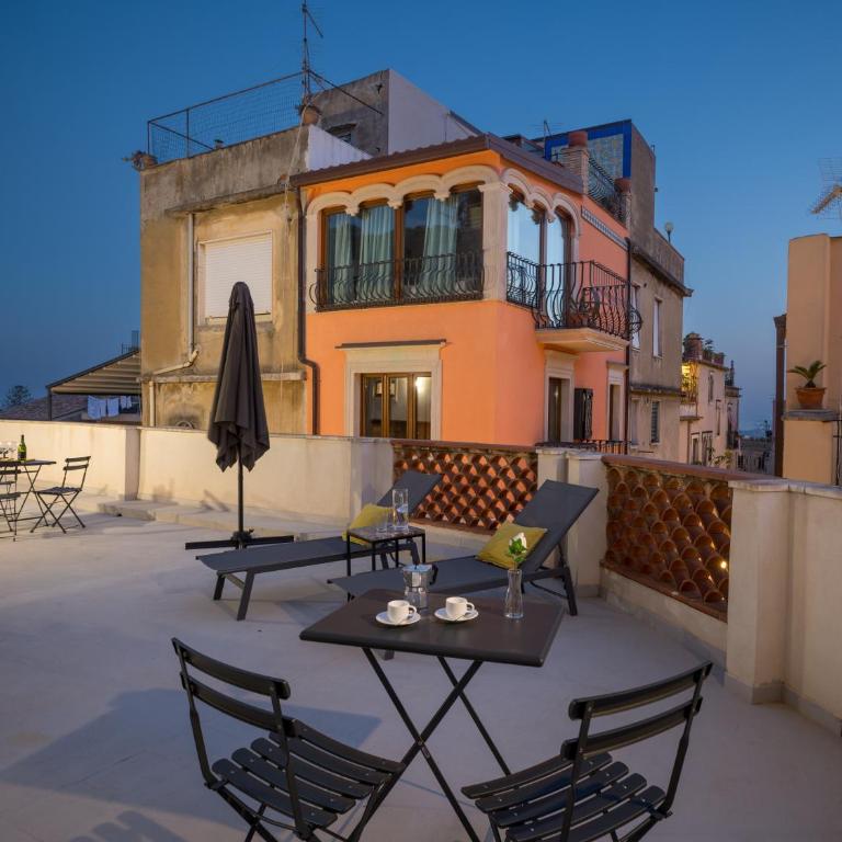 Maia Flora Taormina Apartments - Three-Bedroom Apartment - 37
