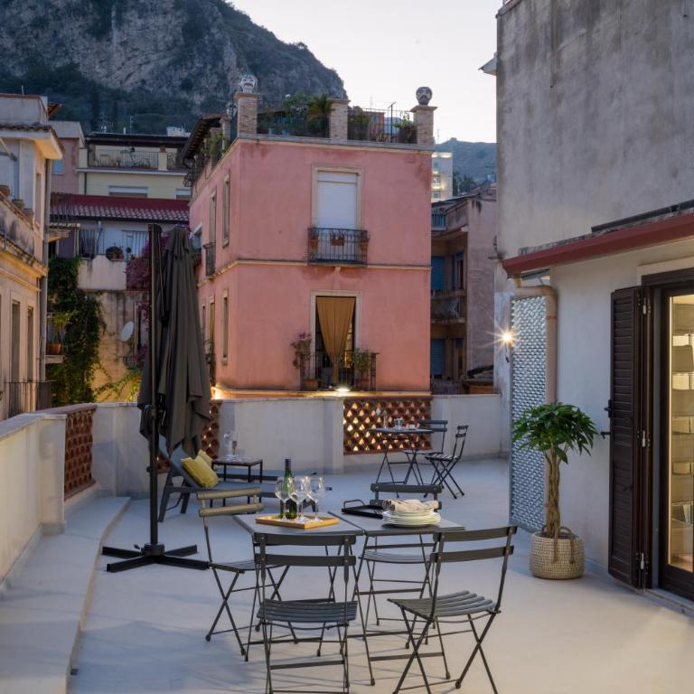Maia Flora Taormina Apartments - Three-Bedroom Apartment - 50