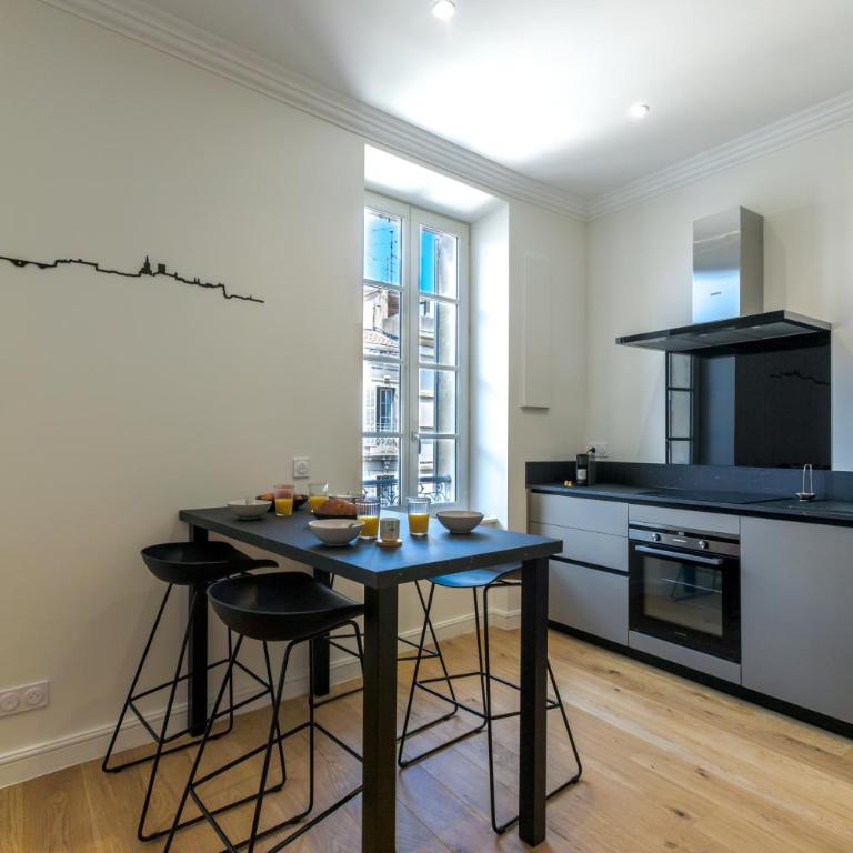 Appartement intramuros hyper centre Avignon - Apartamento de 3 dormitorios - 4